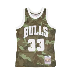 NBA Men's Ghost Green Camo Swingman Jersey Hardwood Classics No 33 Scottie Pippen 1997-98 Chibul Camo/green